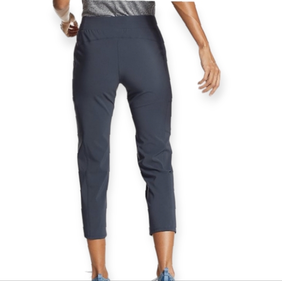 Eddie Bauer Women's Incline Utility Capris - Picture 2 of 11